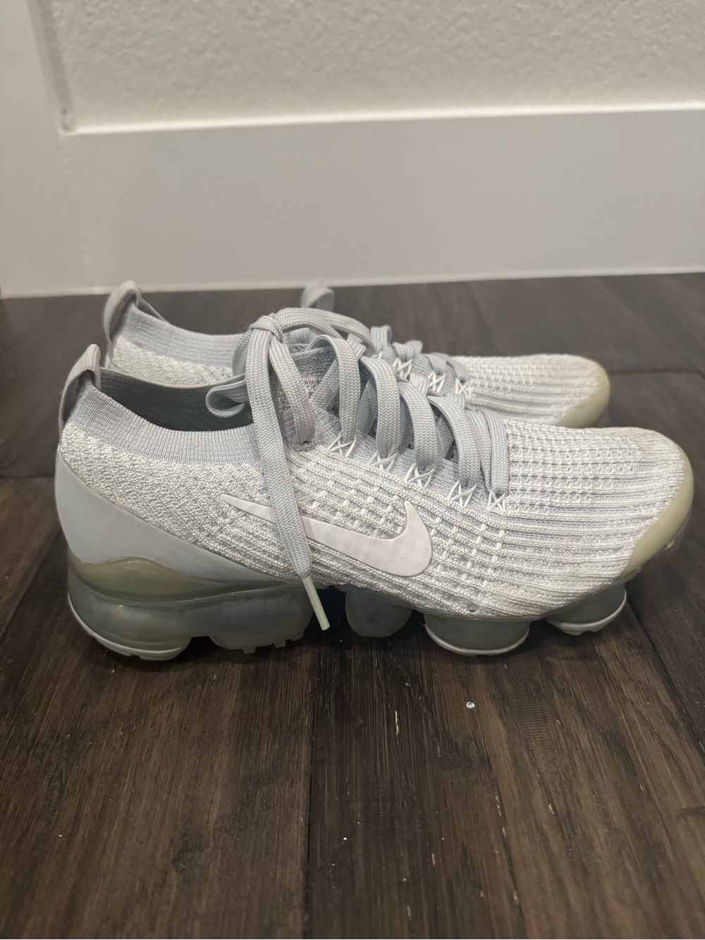Nike VaporMax Flyknit Sneakers - Light Grey/White